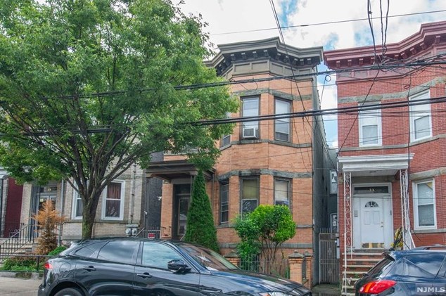 71 46th St, Union City, NJ 07086