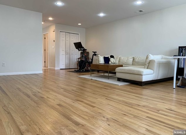 425 West St #c, West Fort Lee, NJ 07024