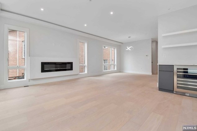 218 Columbia Ave, West Fort Lee, NJ 07024