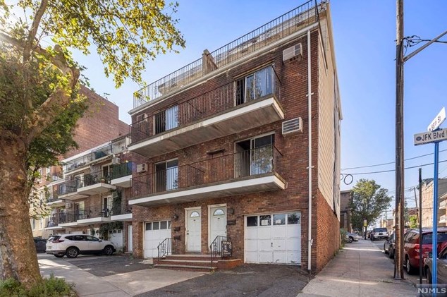 6719 Boulevard, West New York, NJ 07093