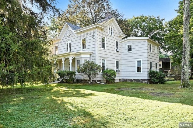 233 Wierimus Ln, Hillsdale, NJ 07642-1117