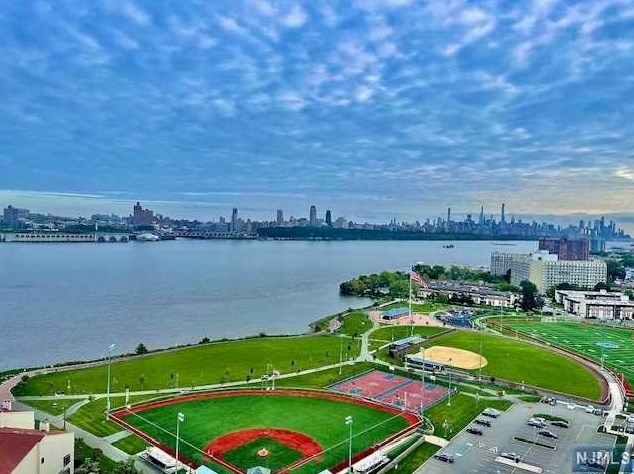1203 River Rd #21k, Edgewater, NJ 07020