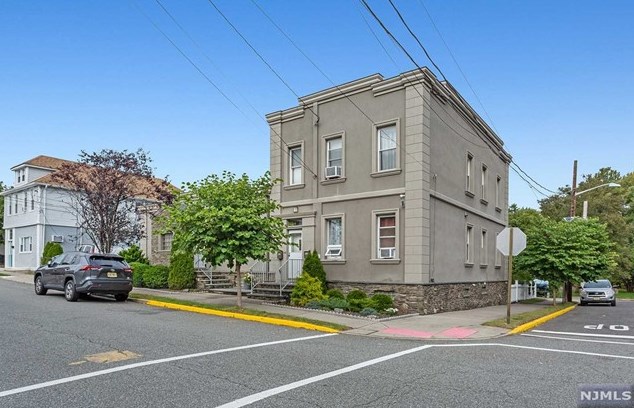 12-14 Borig Pl, Lodi, NJ 07644