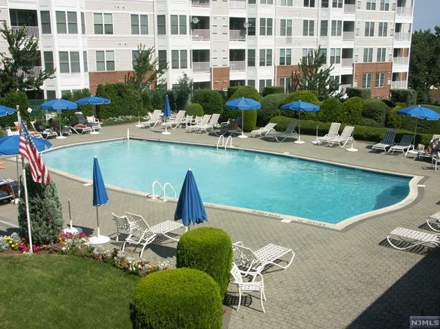 280 Prospect Ave, Hackensack NJ  07601-7715 exterior
