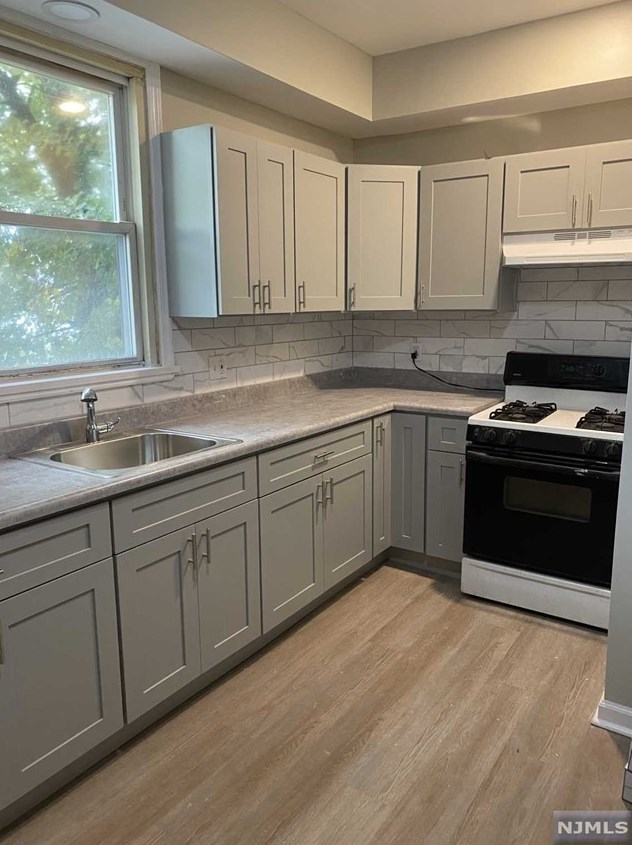 136 17th Ave #1, Paterson, NJ 07513