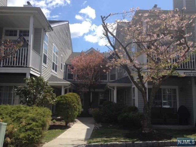 1045 Cambridge Ct #1045, Mahwah, NJ 07430