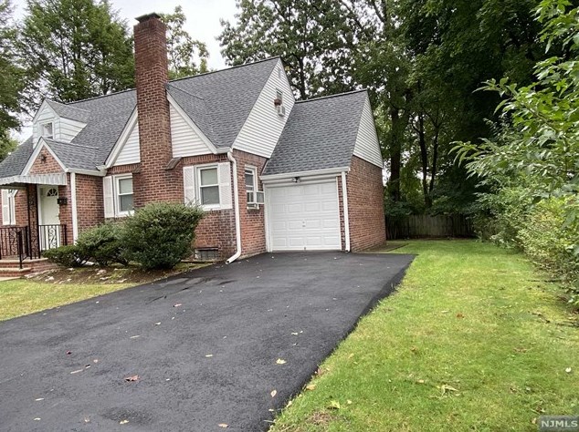 1571 Walden St, Teaneck, NJ 07666