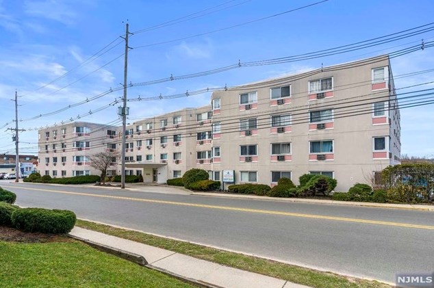 333 Grand Ave #1q, Palisades Park, NJ 07650