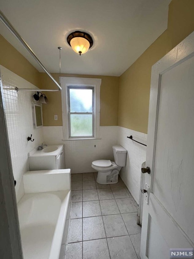 448 17th Ave, Paterson NJ  07504-1339 exterior