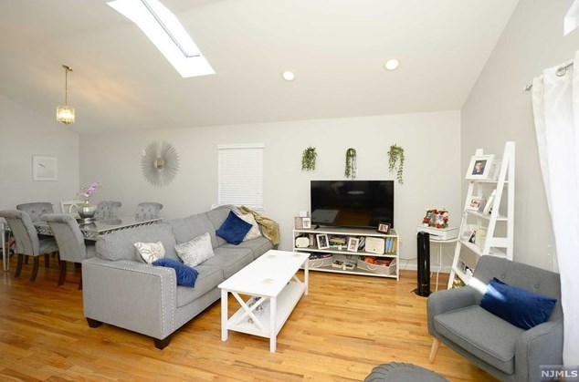 133 Leonard St #2, Jersey City, NJ 07307