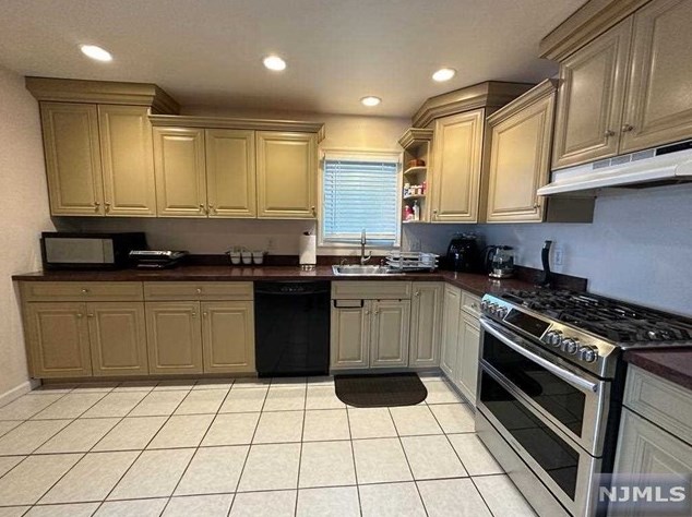 133 Grove St, Elmwood Park NJ  07407-2106 exterior