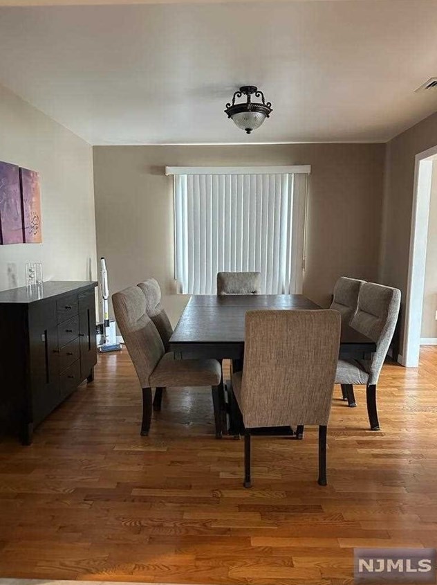 133 Grove St, Elmwood Park, NJ 07407