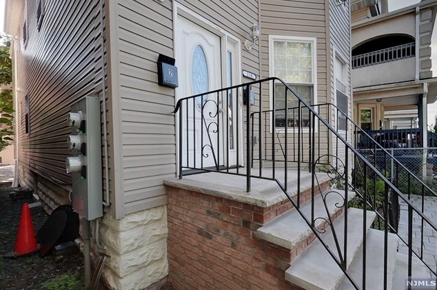 218 South Burnett St, East Orange, NJ 07018