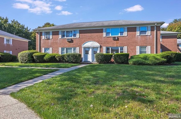 47 Manchester Ct #b, Wayne, NJ 07470