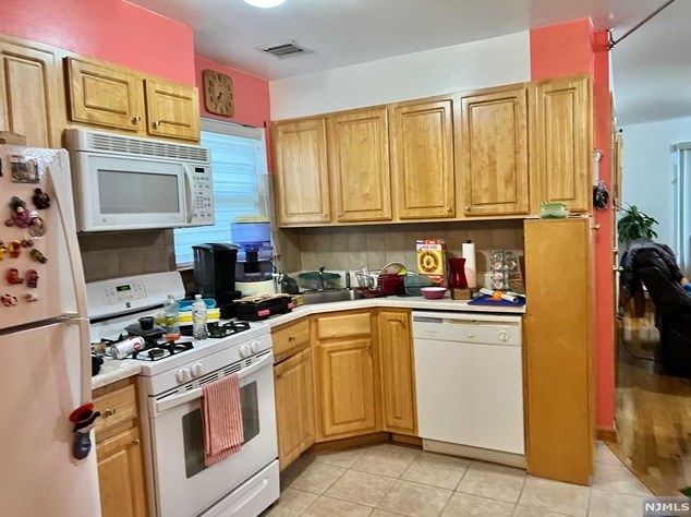29 6th St #(2f), East Newark, NJ 07029