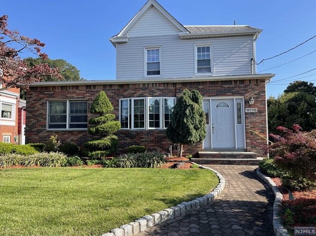 511 Page Ave #1, Lyndhurst, NJ 07071