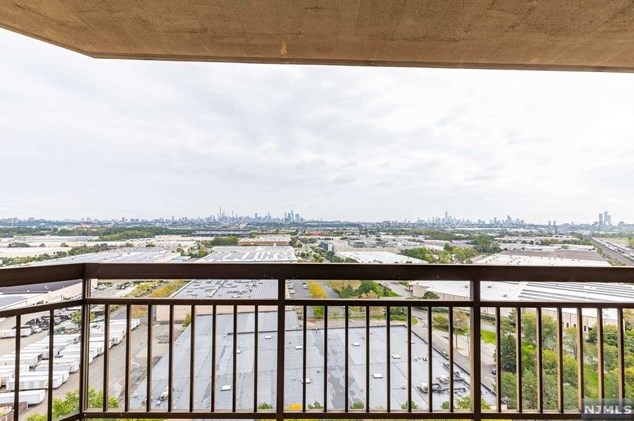 2005 Harmon Cove Tower, Secaucus, NJ 07094