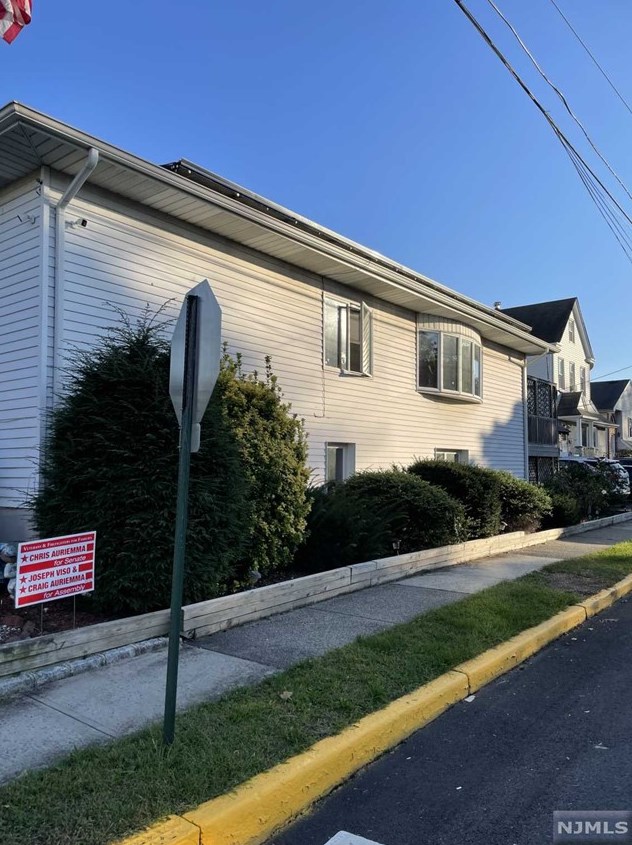 292 Broad St, Carlstadt, NJ 07072