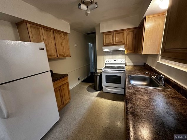 609 Sussex St, East Newark, NJ 07029