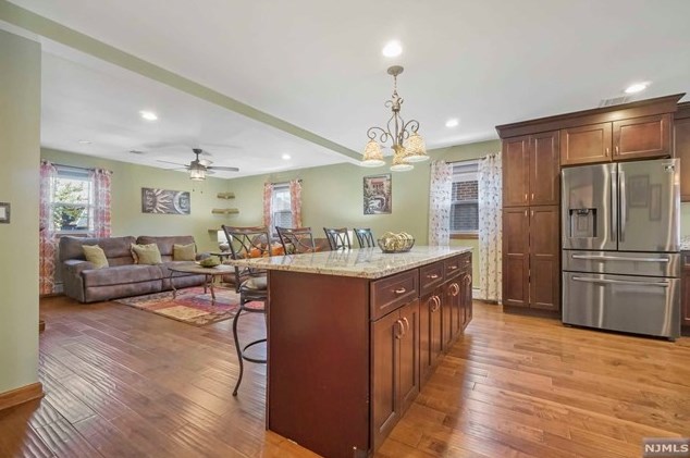 401 Page Ave, Lyndhurst NJ  07071-2417 exterior