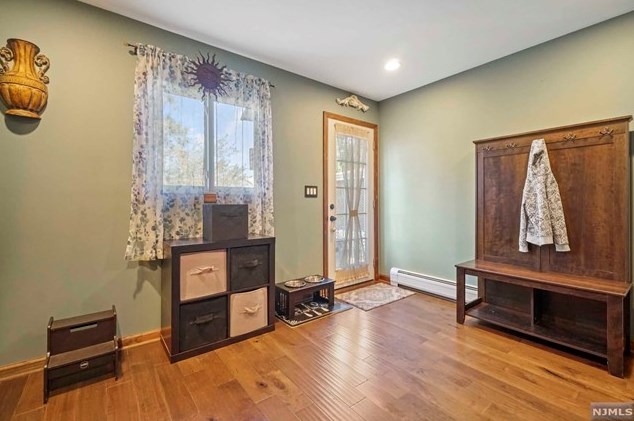 401 Page Ave, Lyndhurst NJ  07071-2417 exterior