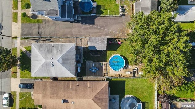 401 Page Ave, Lyndhurst NJ  07071-2417 exterior