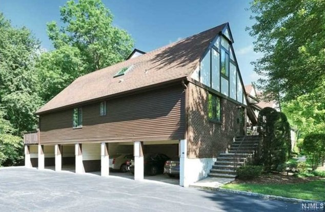 38 Holiday Ct, Westwood NJ  07675-5708 exterior