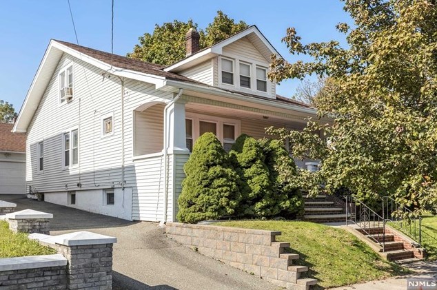 297 Westminster Pl, Lodi, NJ 07644