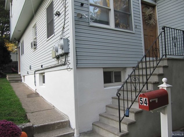 54 N 10th St #1, Paterson, NJ 07506