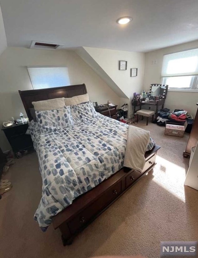 28 Jackson Pl, Moonachie, NJ 07074