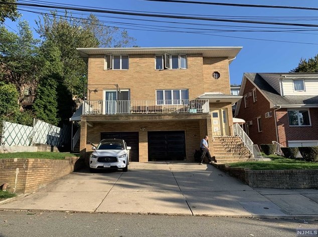 470 4th St, Palisades Park, NJ 07650