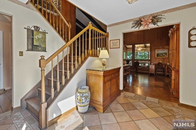 429 Springfield Ave, Hasbrouck Heights, NJ 07604