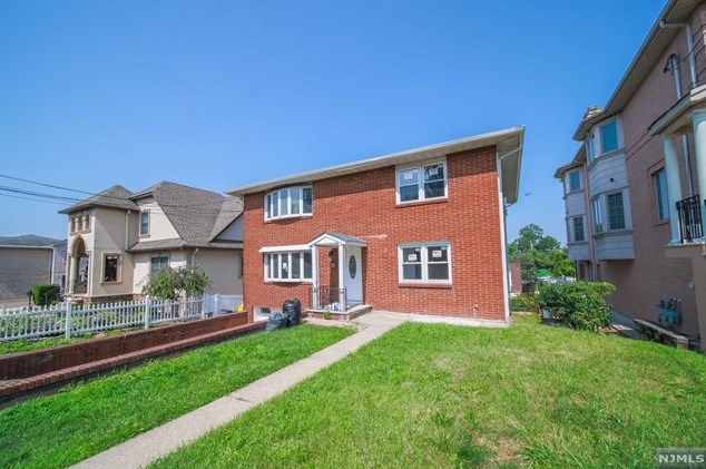 521 7th St #2fl, Palisades Park, NJ 07650