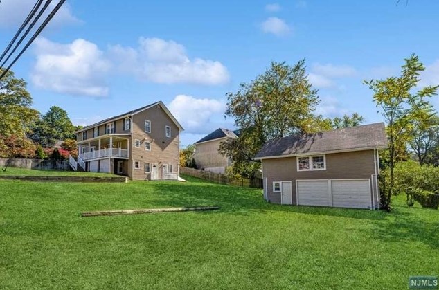 2 Gardiner St, Mahwah, NJ 07430