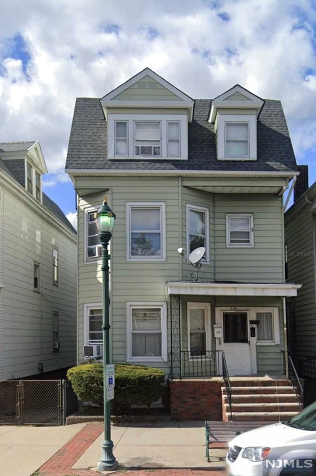 209 Kearny Ave #2, Kearny, NJ 07032