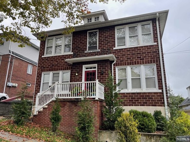 809 Delalla Terrace, Ridgefield, NJ 07657