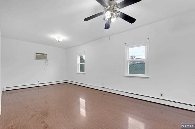 549 Freeman St, Lyndhurst NJ  07071-1909 exterior