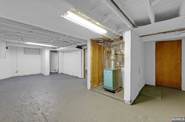 549 Freeman St, Lyndhurst NJ  07071-1909 exterior