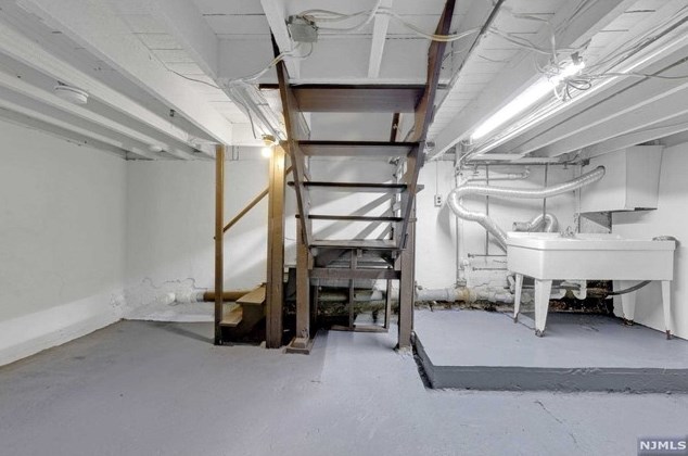 549 Freeman St, Lyndhurst NJ  07071-1909 exterior