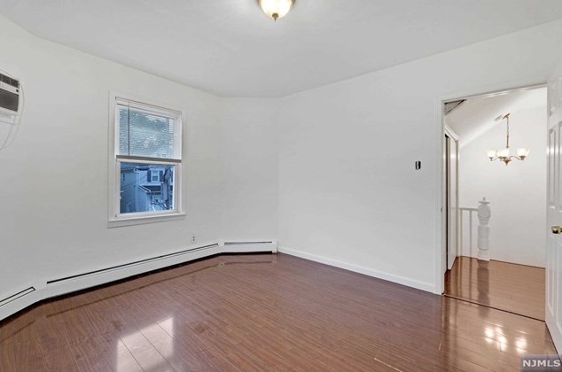 549 Freeman St, Lyndhurst NJ  07071-1909 exterior