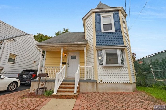 549 Freeman St, Lyndhurst, NJ 07071