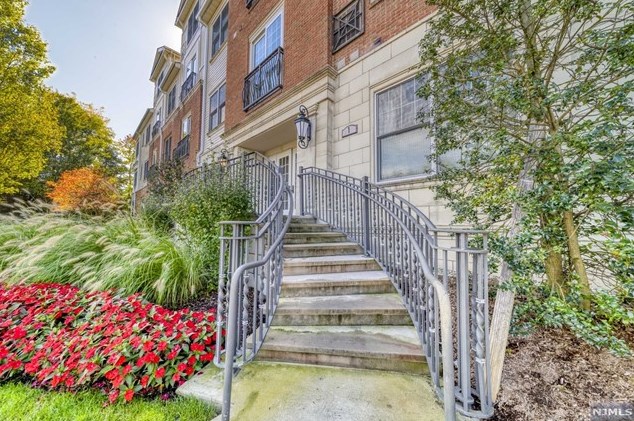1109 The Plaza, Tenafly, NJ 07670