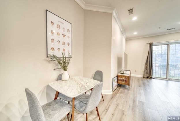 1109 The Plz, Tenafly NJ  07670-1060 exterior