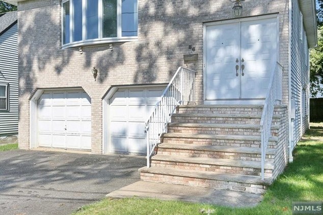86 Wyandotte Ave, Dumont, NJ 07628