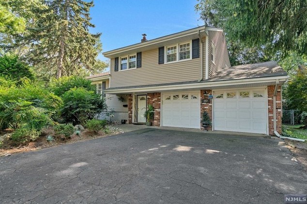 357 Oradell Ave, Oradell, NJ 07649