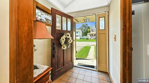 215 Romain Ave, Pompton Falls, NJ 07442