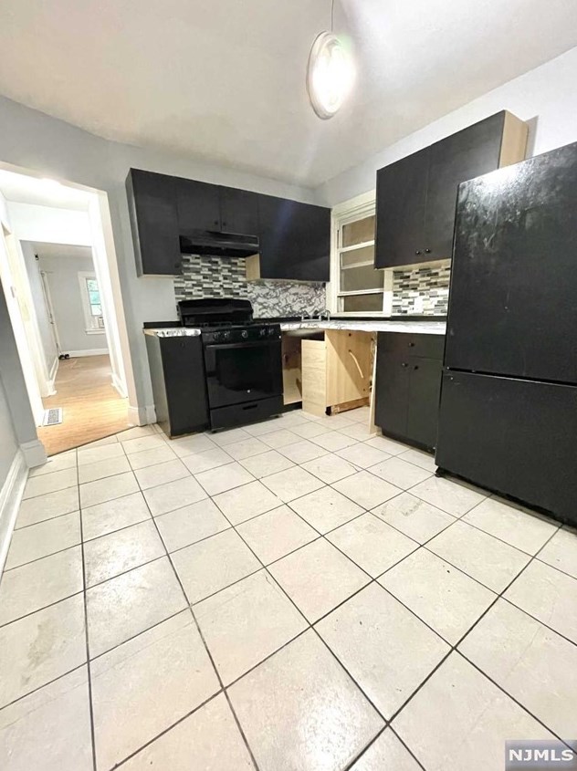 198 Central Ave #apt 1, Hackensack, NJ 07601