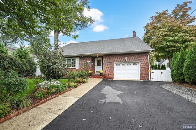 775 Holly St, N Milford, NJ 07646