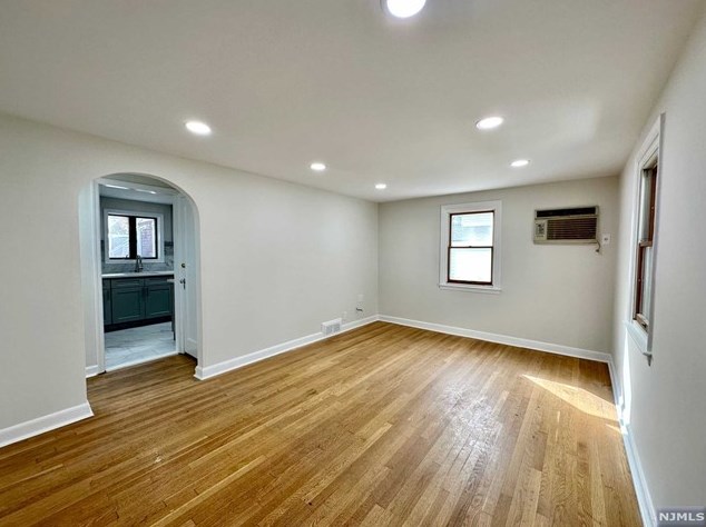 191 Elder Ave, Bergenfield, NJ 07621