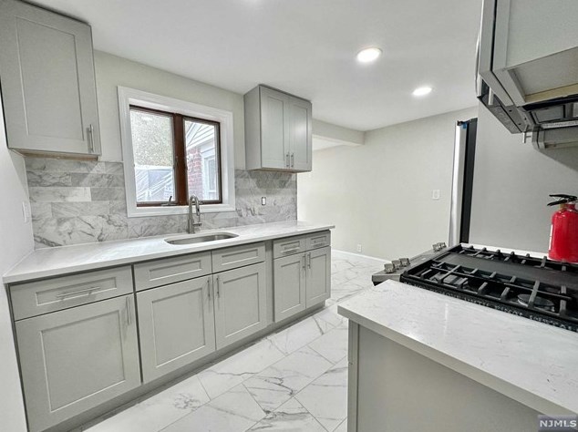 191 Elder Ave, Bergenfield NJ  07621-1111 exterior